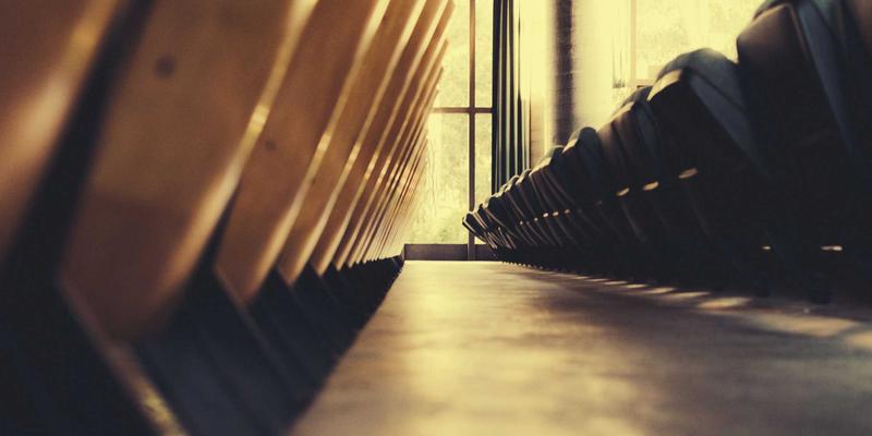 海外古董与艺术品跨境购买全攻略：从圣罗莎市场到您家，解锁国际购物新体验